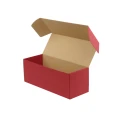 Czerwony karton na prezent 32x12x12 cm, idealne opakowanie na wyjątkowy upominek dla rodziny.webp